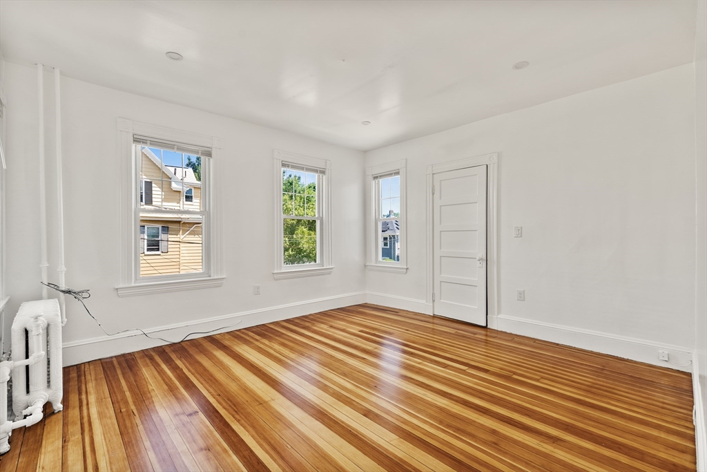 279 E Squantum St, North Quincy