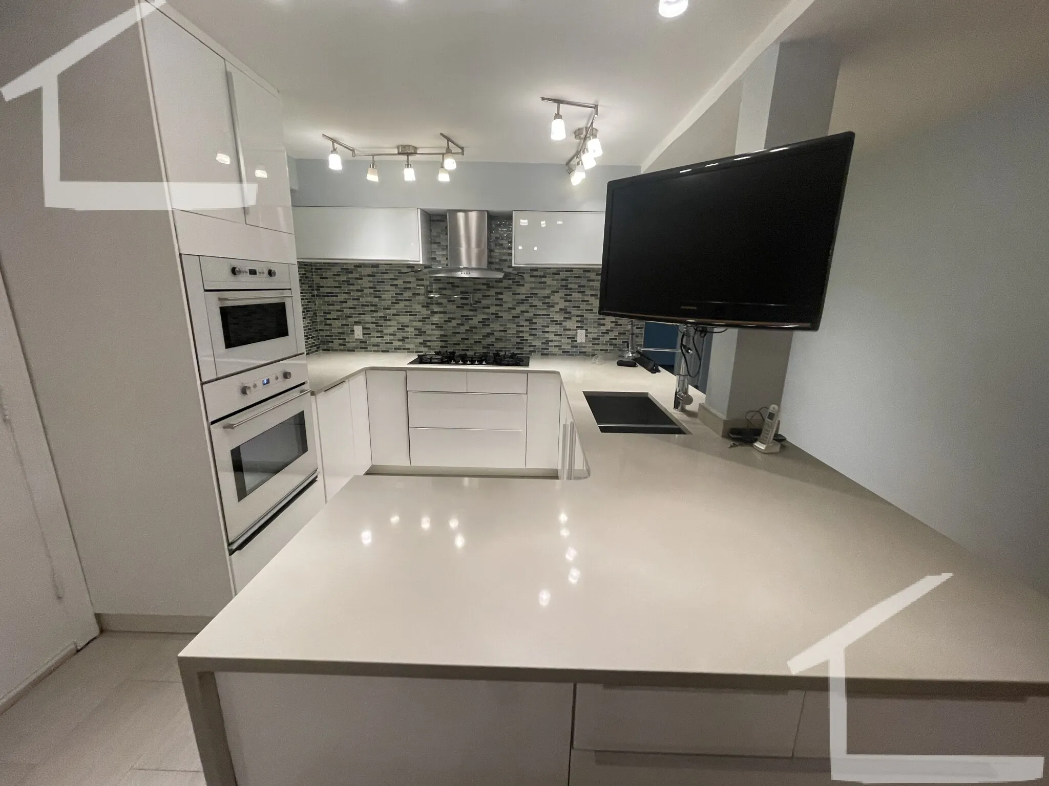 57 Broadlawn Park, Chestnut Hill