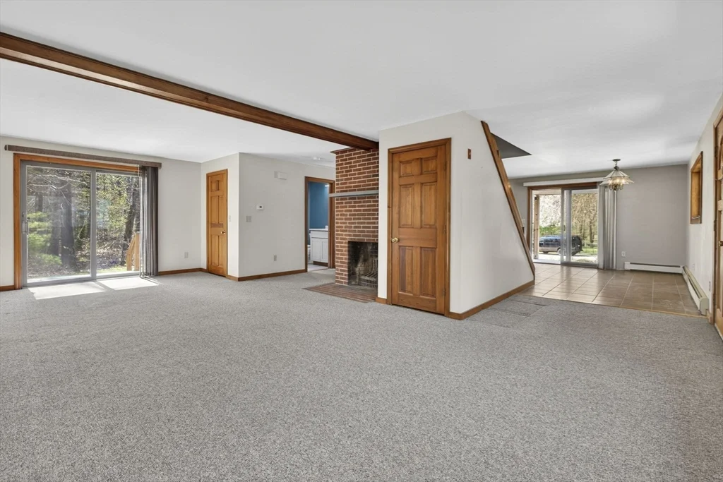 6 Pine Woods Rd, East Kingston