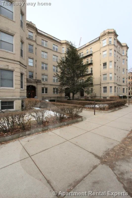 31 Park Dr, Fenway