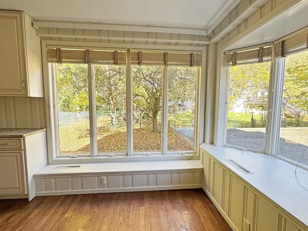 280 Quinobequin Rd, Waban