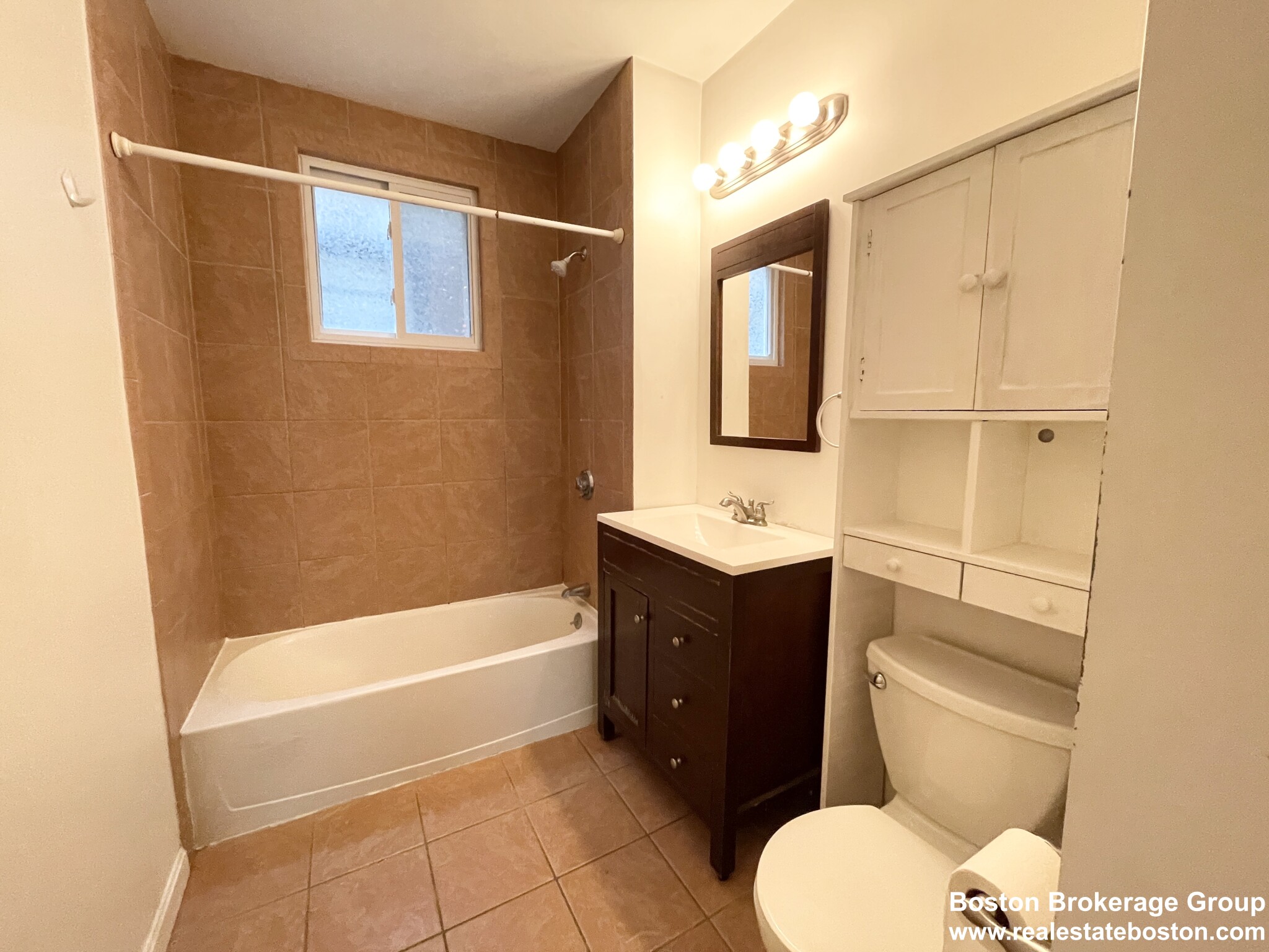 52 Delle Ave, Mission Hill