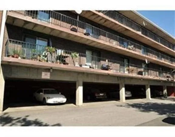 40 Cochituate Rd, Framingham