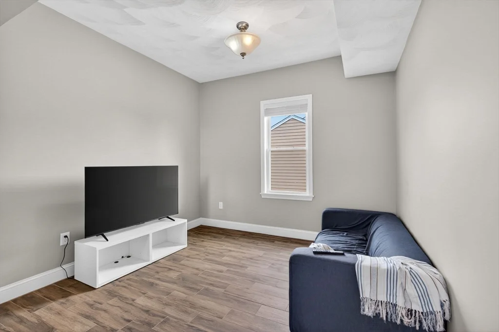 41 Boardman St, East Boston