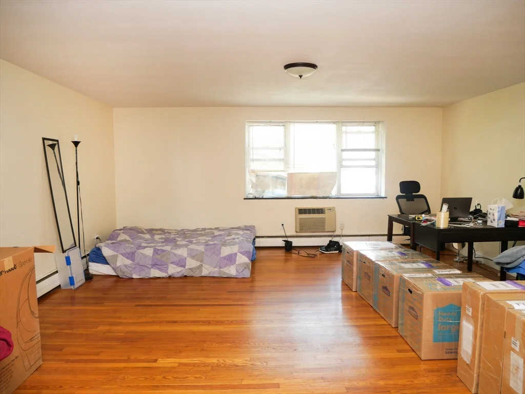 217 Kent St, Longwood