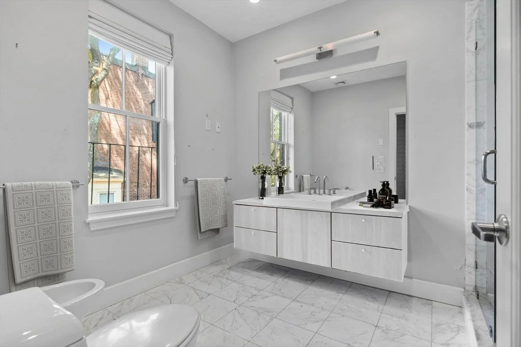 32 Clarendon, South End