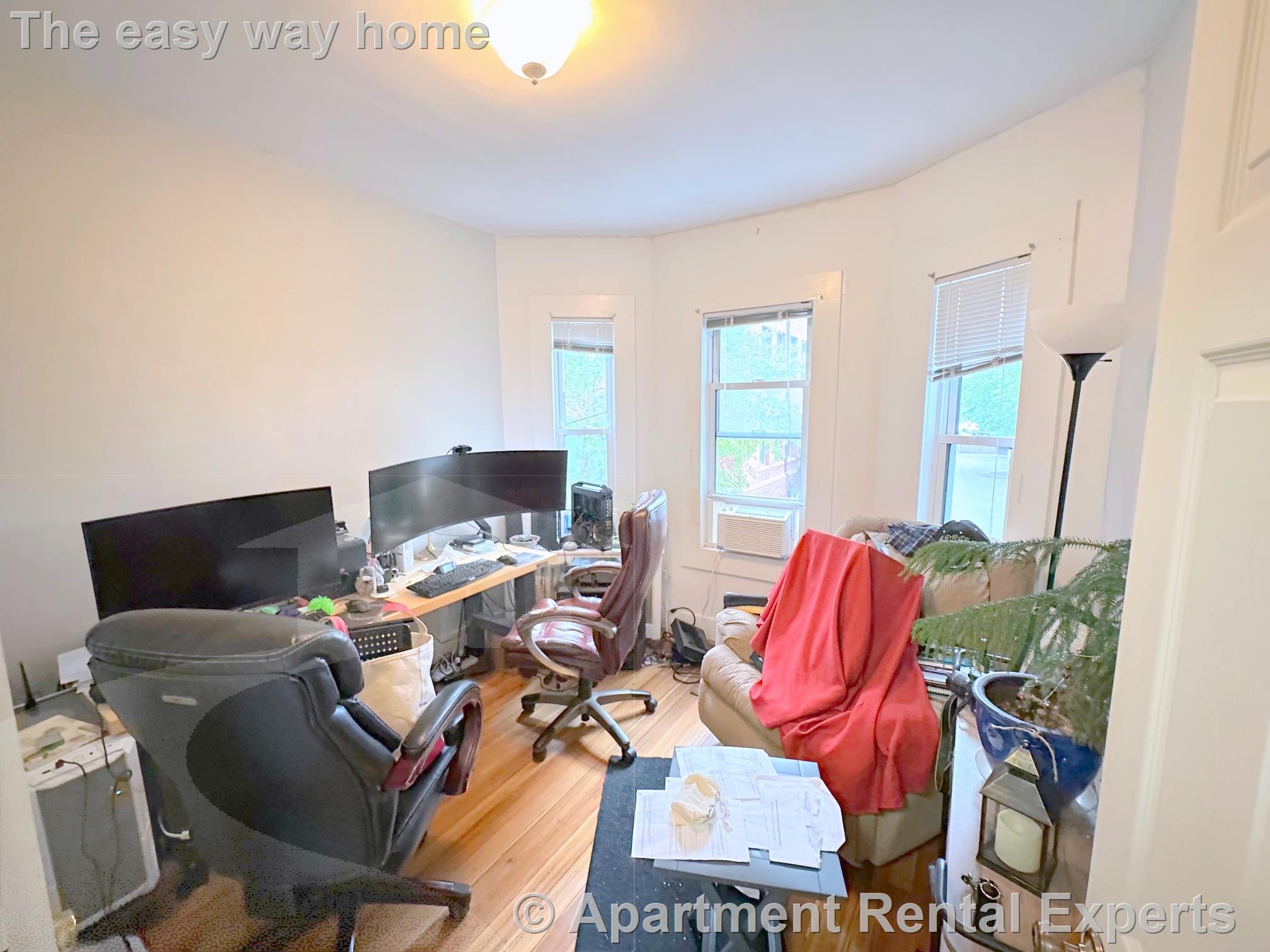 2 Drummond Pl, North Cambridge