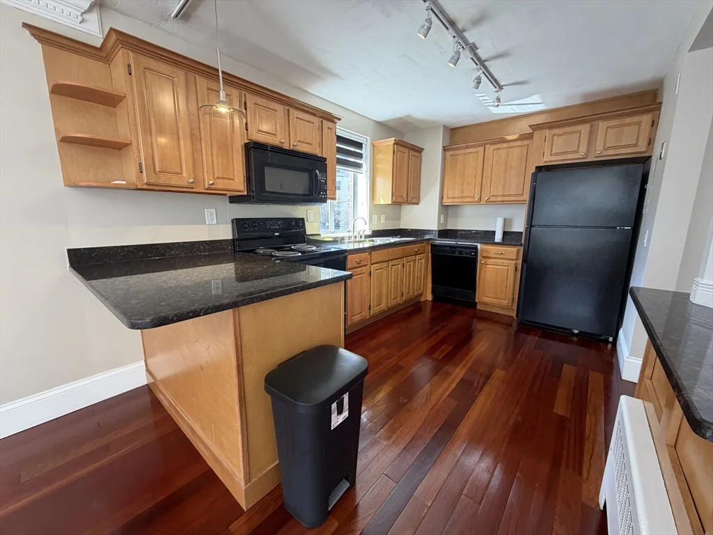 2 Hamond Pond Pkwa, Newton