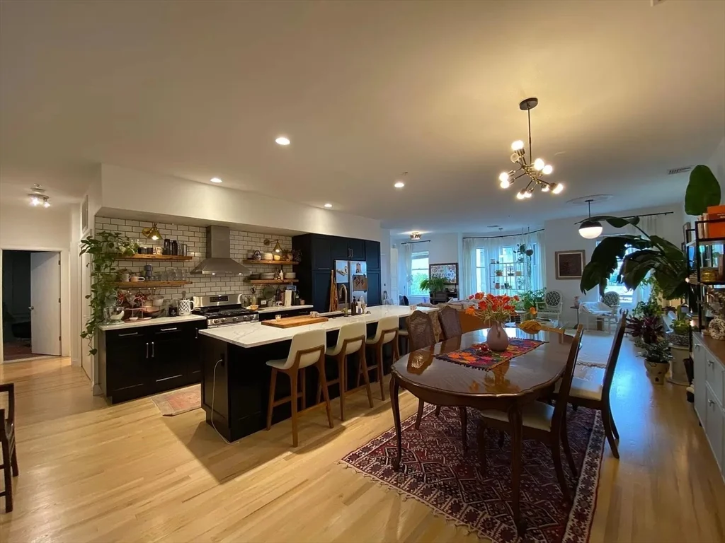 877 Harrison Ave, South End