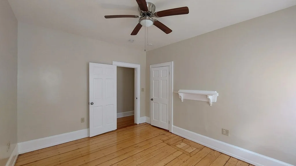 35 Catawba St, Roxbury