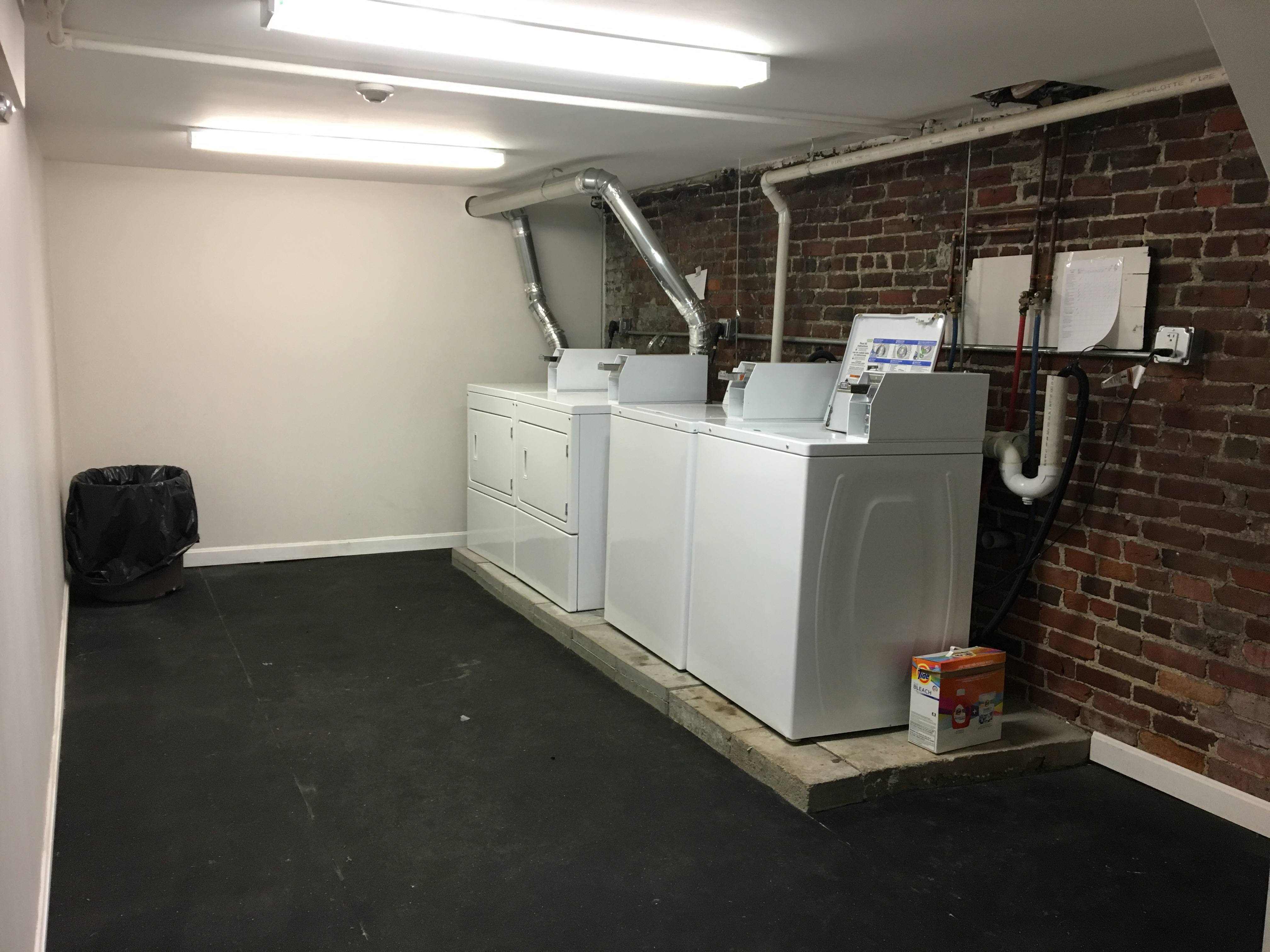 2 bed, 1 bath apartment for rent at 14 Lakeville Rd Unit 5, Jamaica Plain — photo 2 of 11