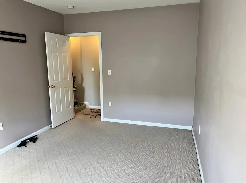 1004 North, Brockton