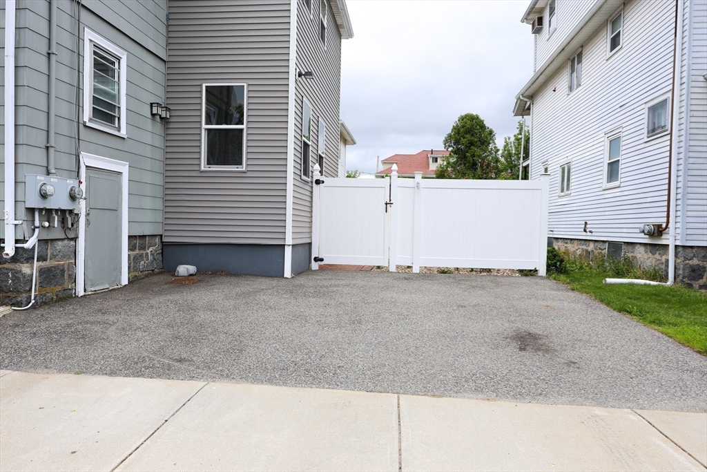 36 Lancaster St, Quincy