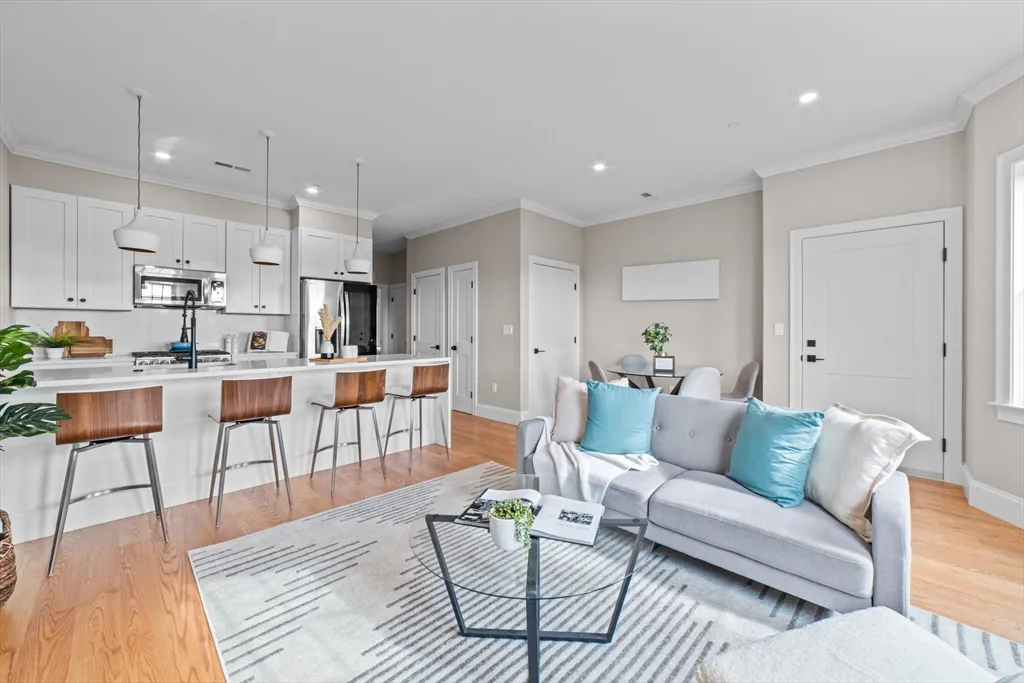 31 Boardman St, East Boston