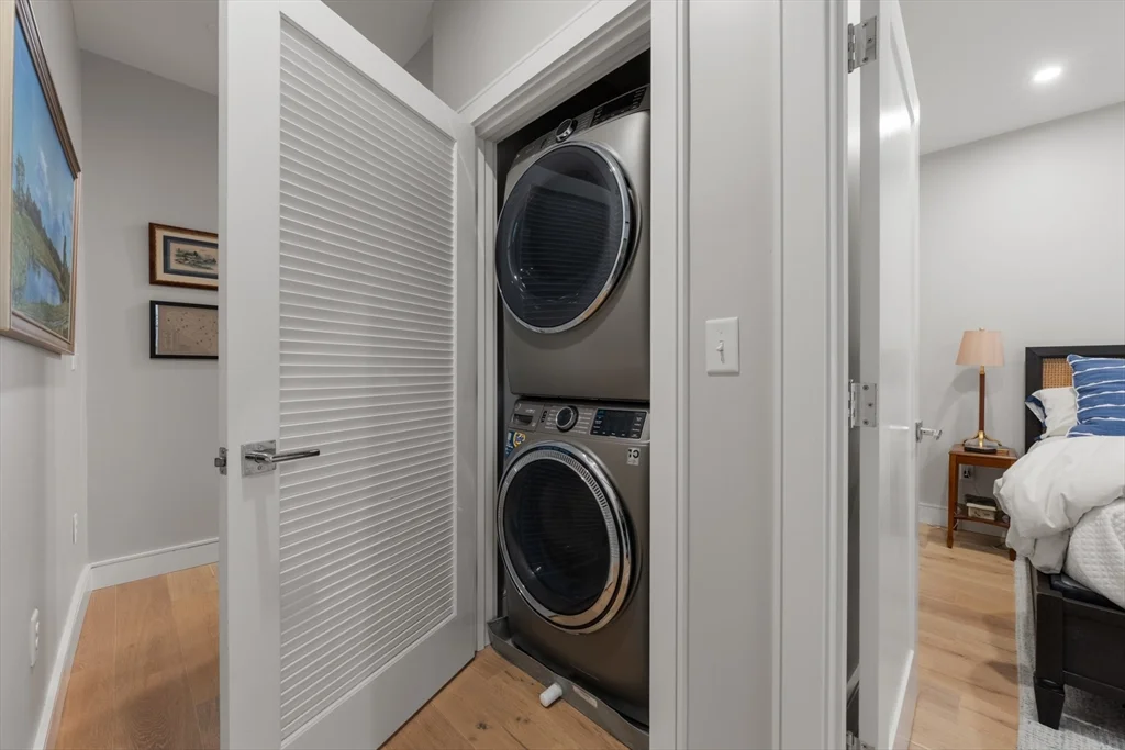 471 Hanover St, North End