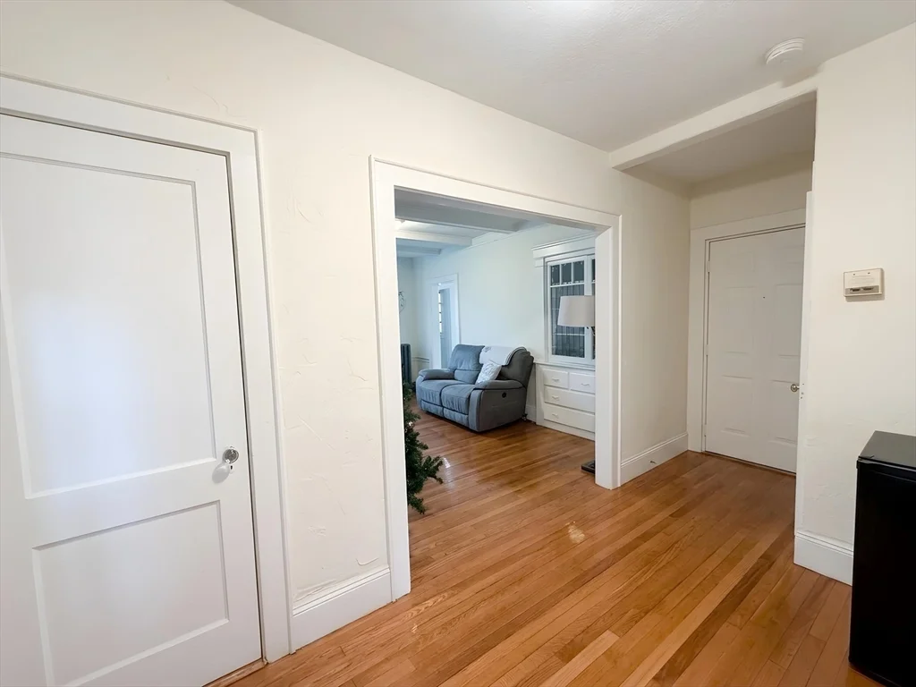 1472 Commonwealth Ave, Brighton
