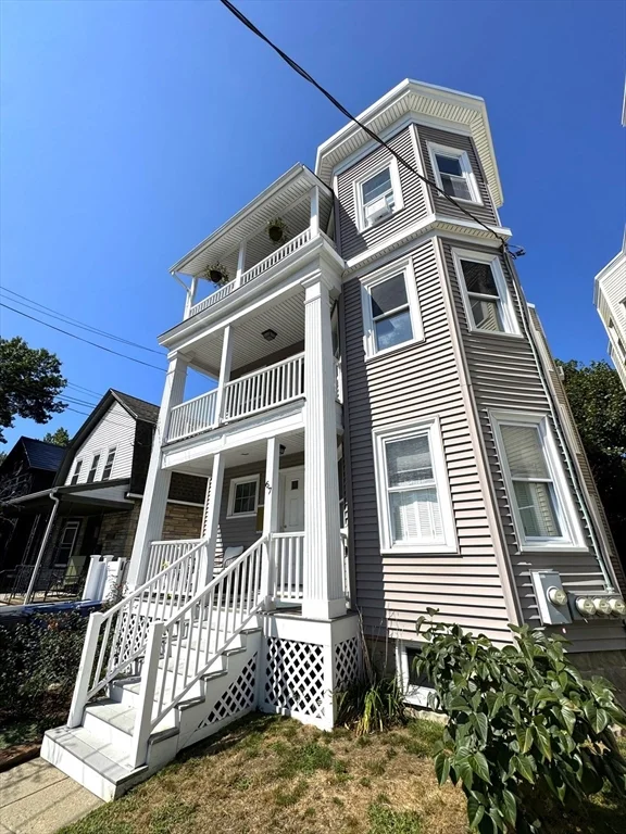 67 Washburn Ave, North Cambridge