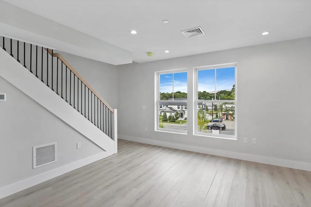 186 Bedford St, Lexington