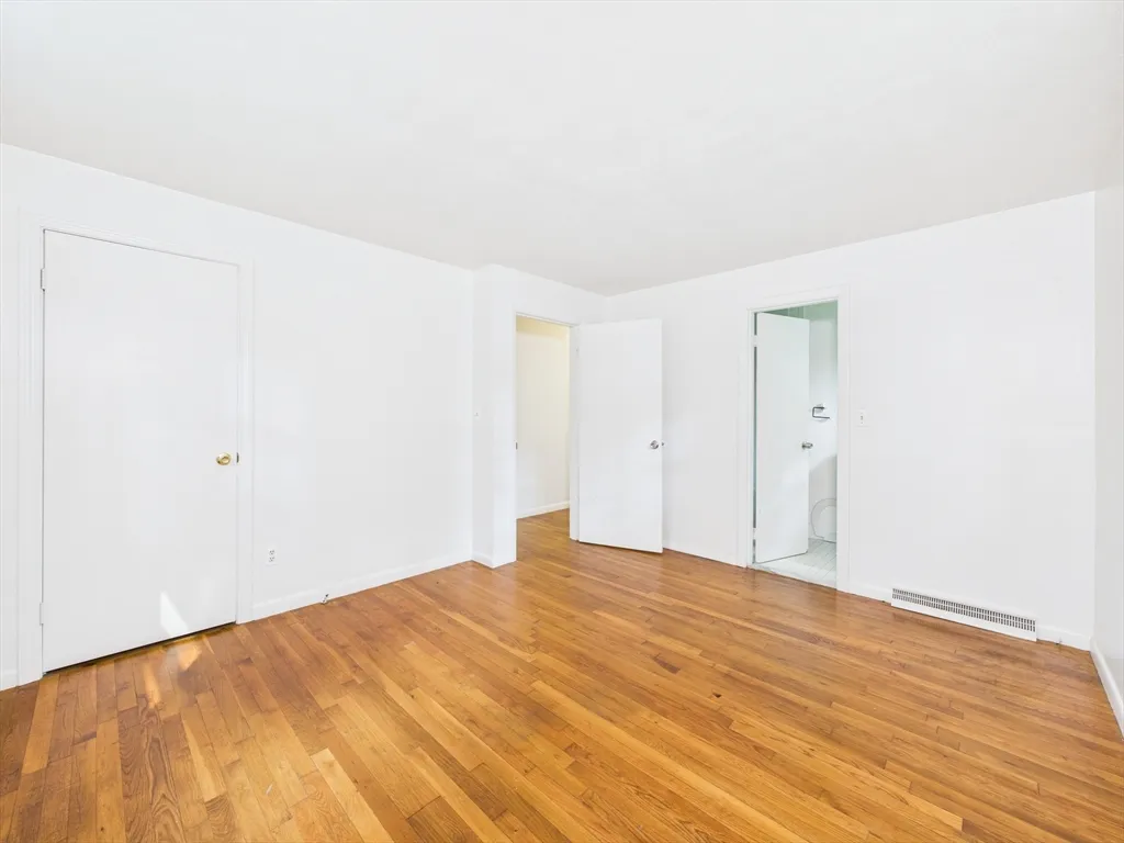 91 Old Post Rd, Sharon