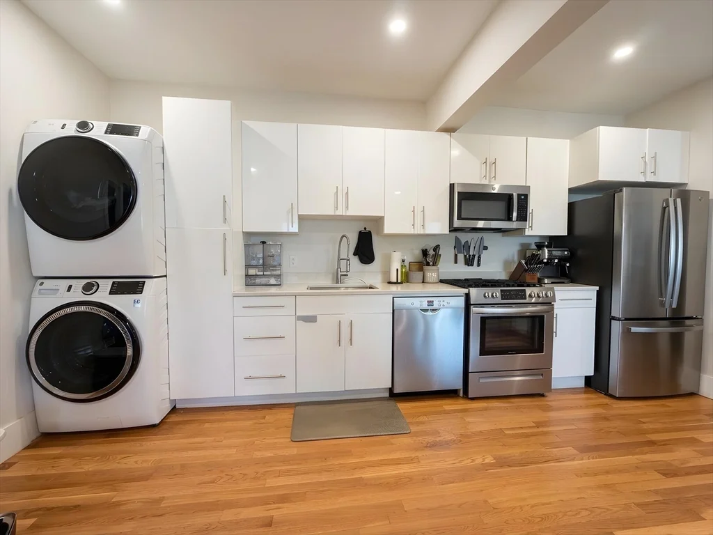 289 Walnut Stoughton, Stoughton