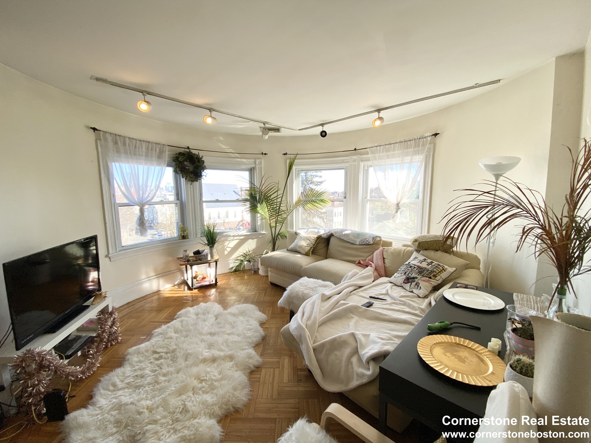 3 bed, 1 bath apartment for rent at 775 Parker St Unit 3, Mission Hill