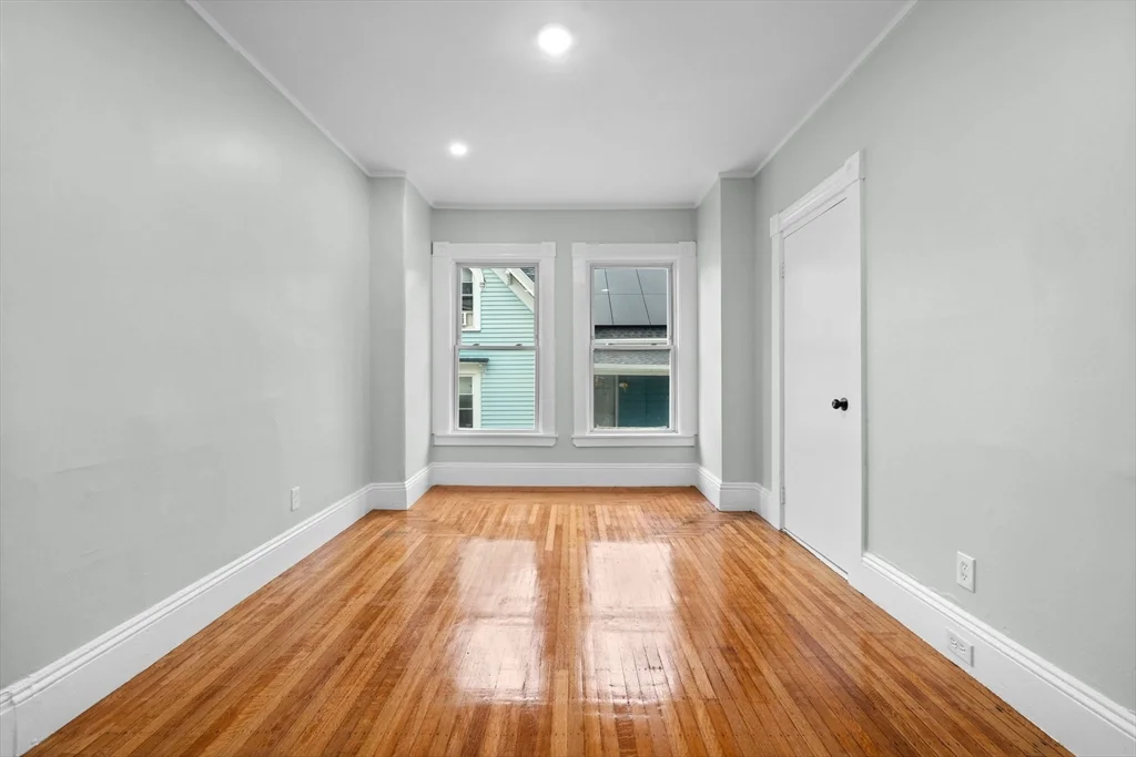 48 Hamilton Ave, Lynn