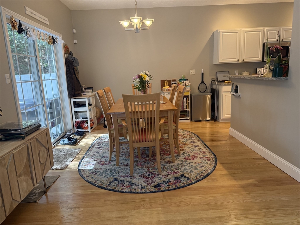 28 Ptarmigan Dr, Shrewsbury