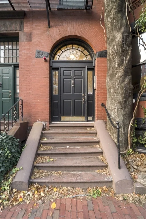 447 Marlborough St, Back Bay