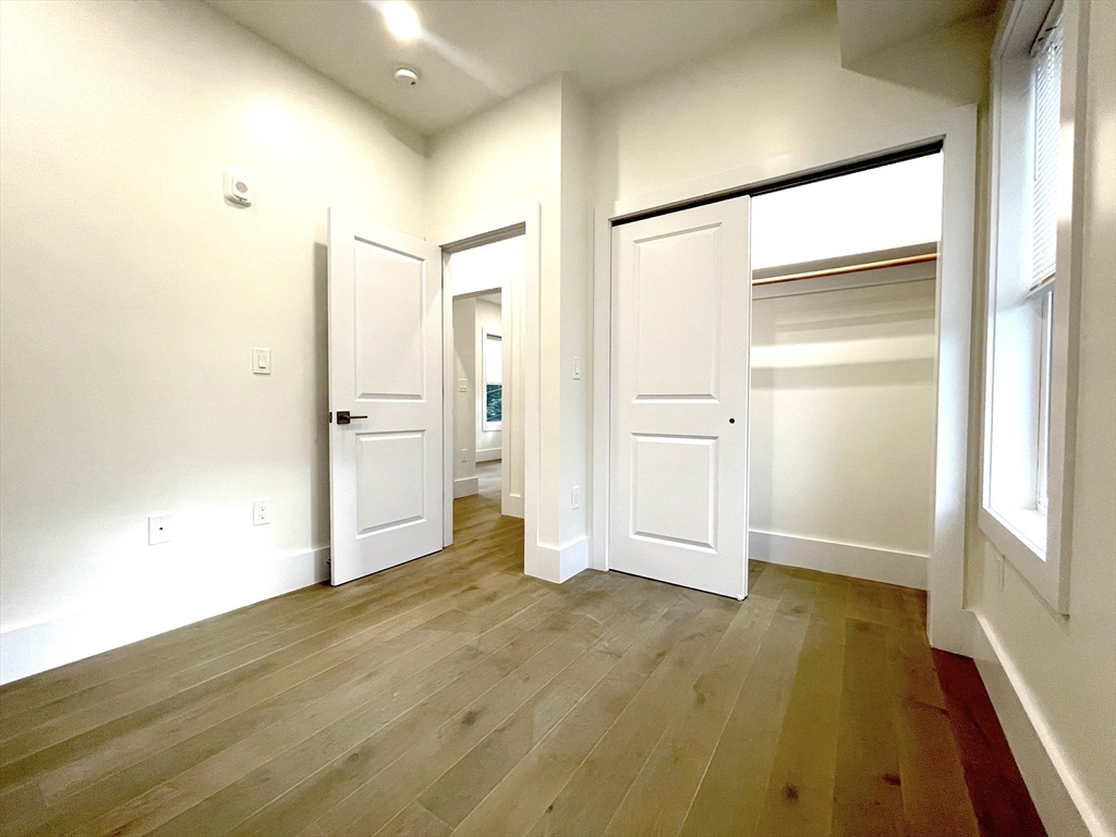 16 Delle Ave, Mission Hill