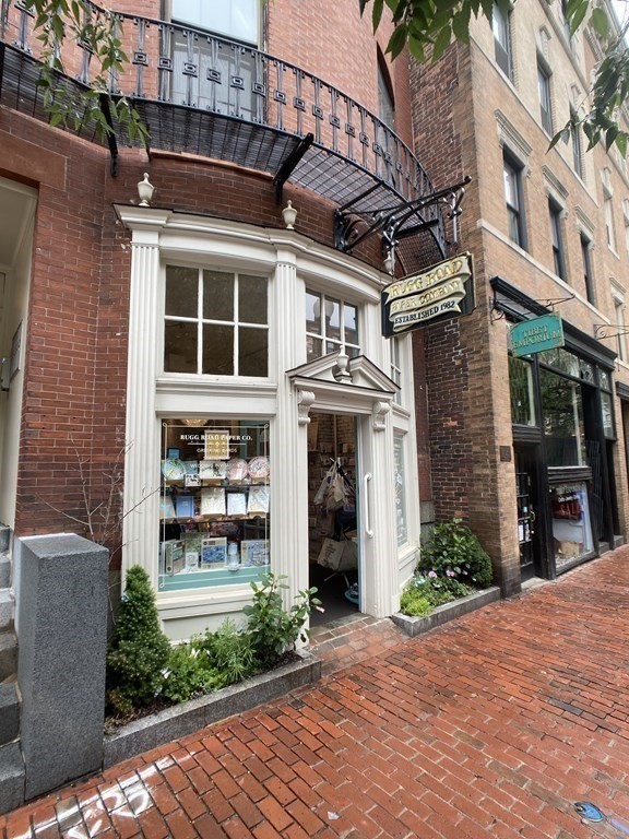 107 Charles St, Beacon Hill