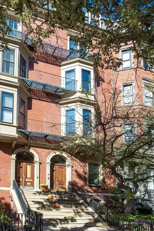 214 Beacon, Back Bay
