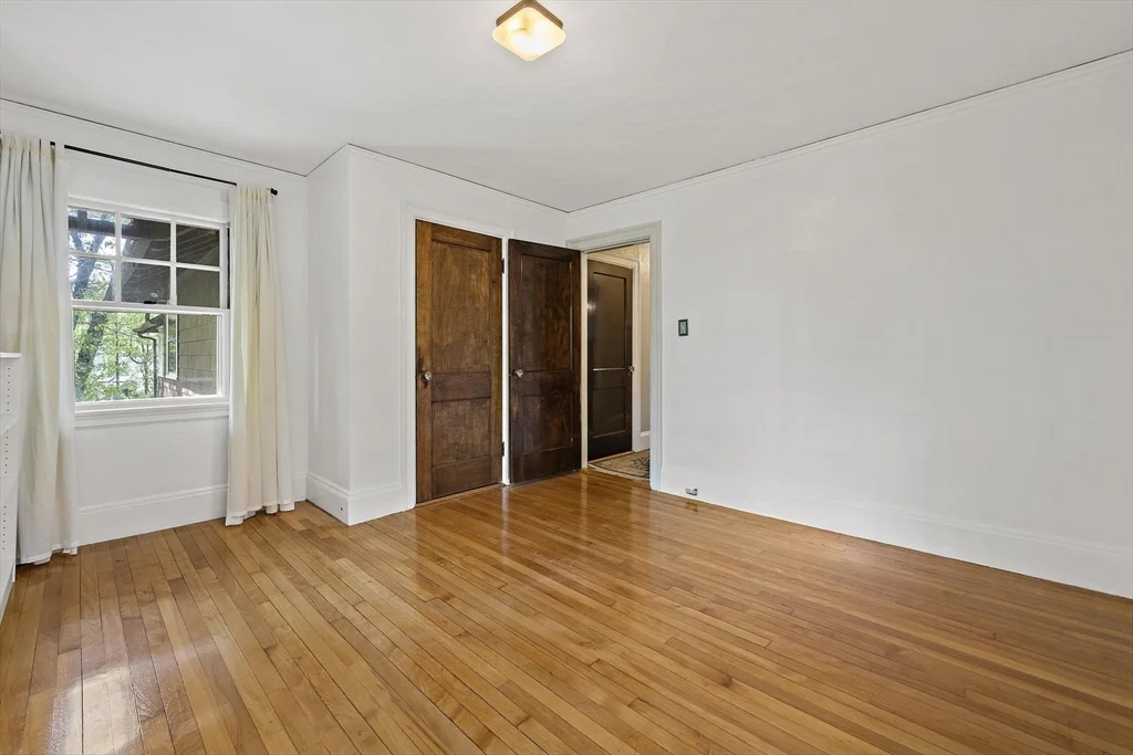 19 Ridge Rd, Newton