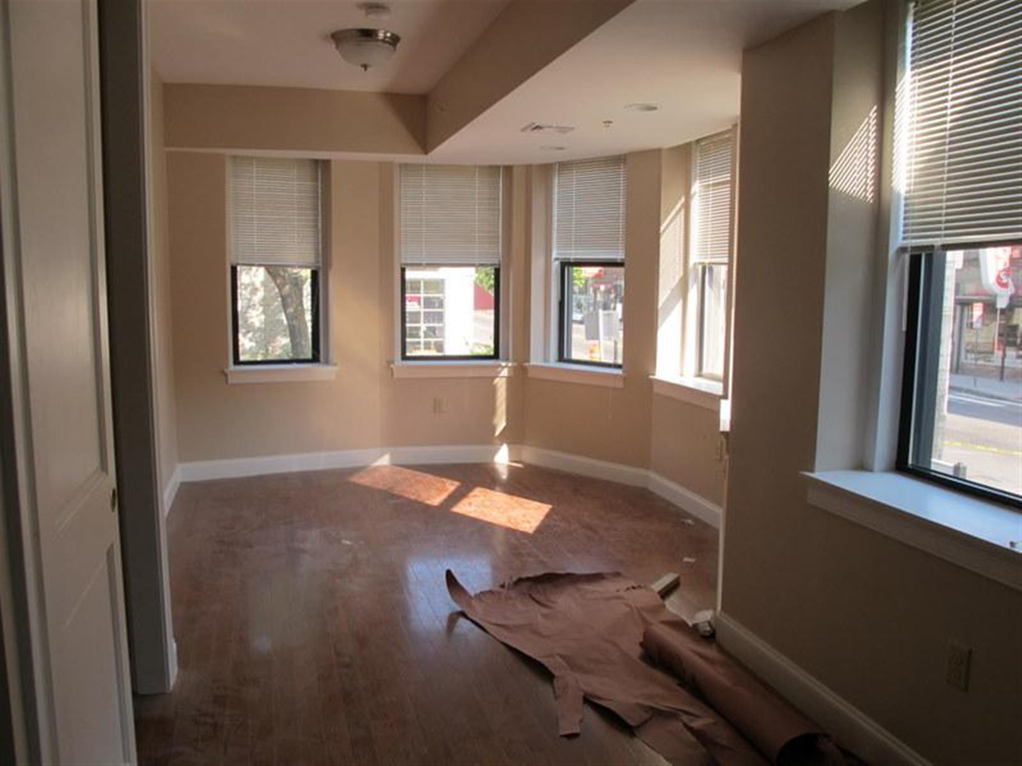 Studio bed, 1 bath apartment for rent at 923 Massachusetts Ave Unit 2, Central Square