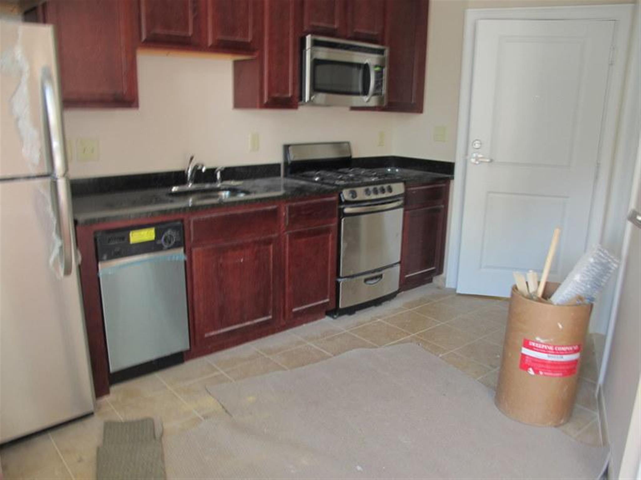Studio bed, 1 bath apartment for rent at 923 Massachusetts Ave Unit 2, Central Square — photo 3 of 7