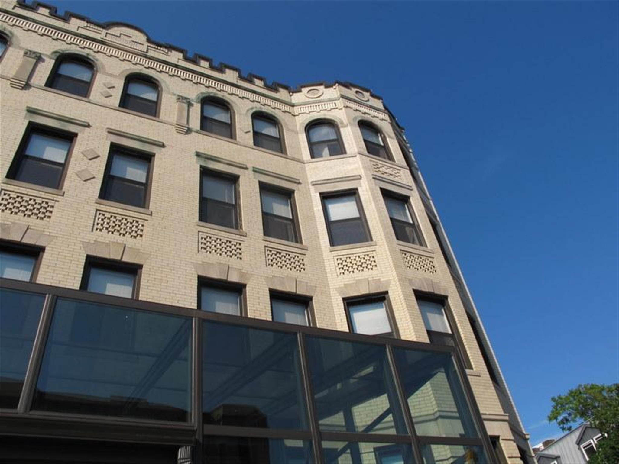 Studio bed, 1 bath apartment for rent at 923 Massachusetts Ave Unit 2, Central Square — photo 6 of 7