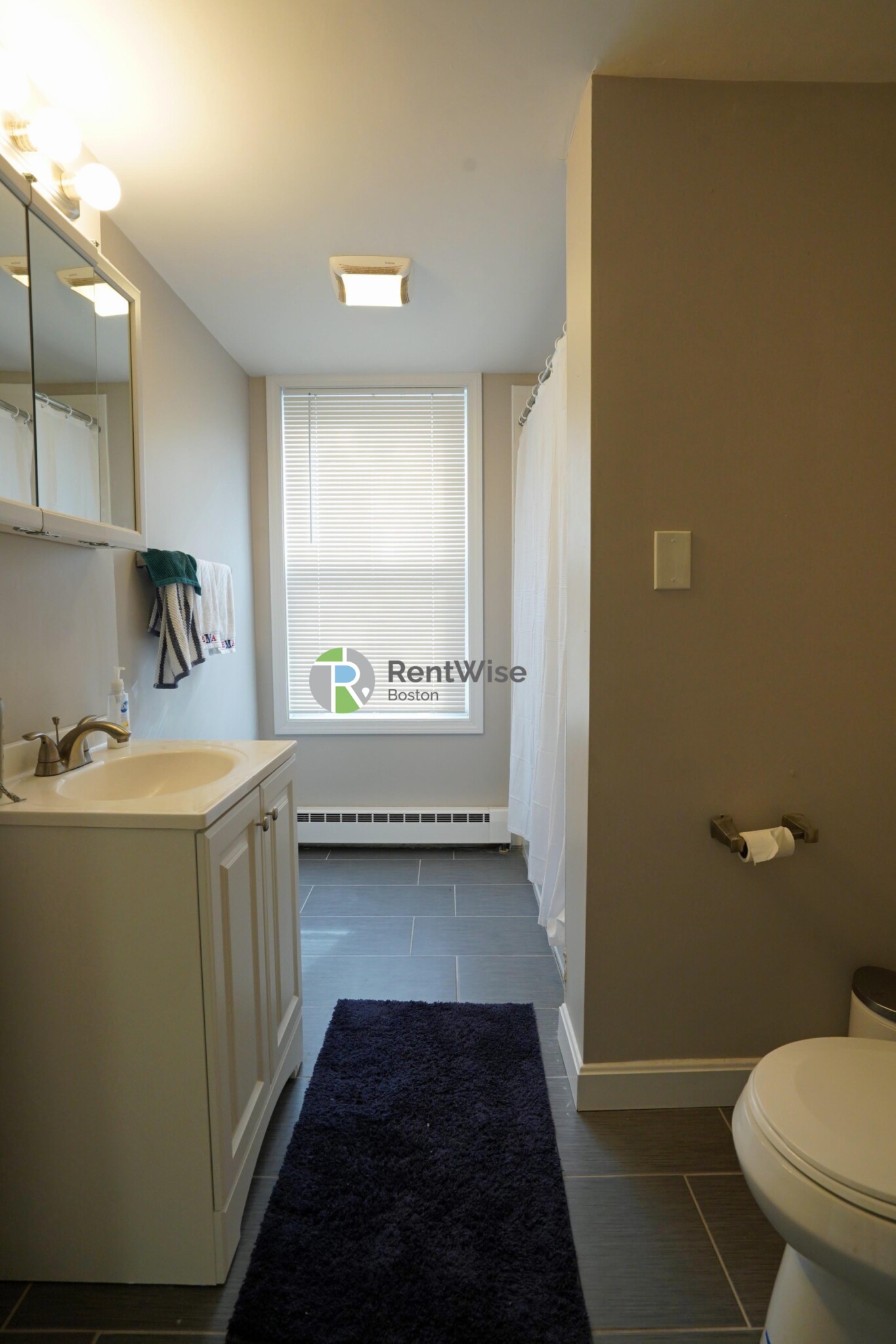 2 Ashford Ct, Allston