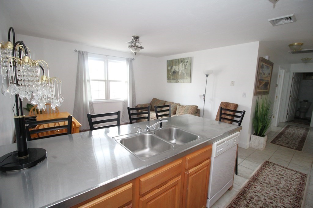 147 North St, Barnstable