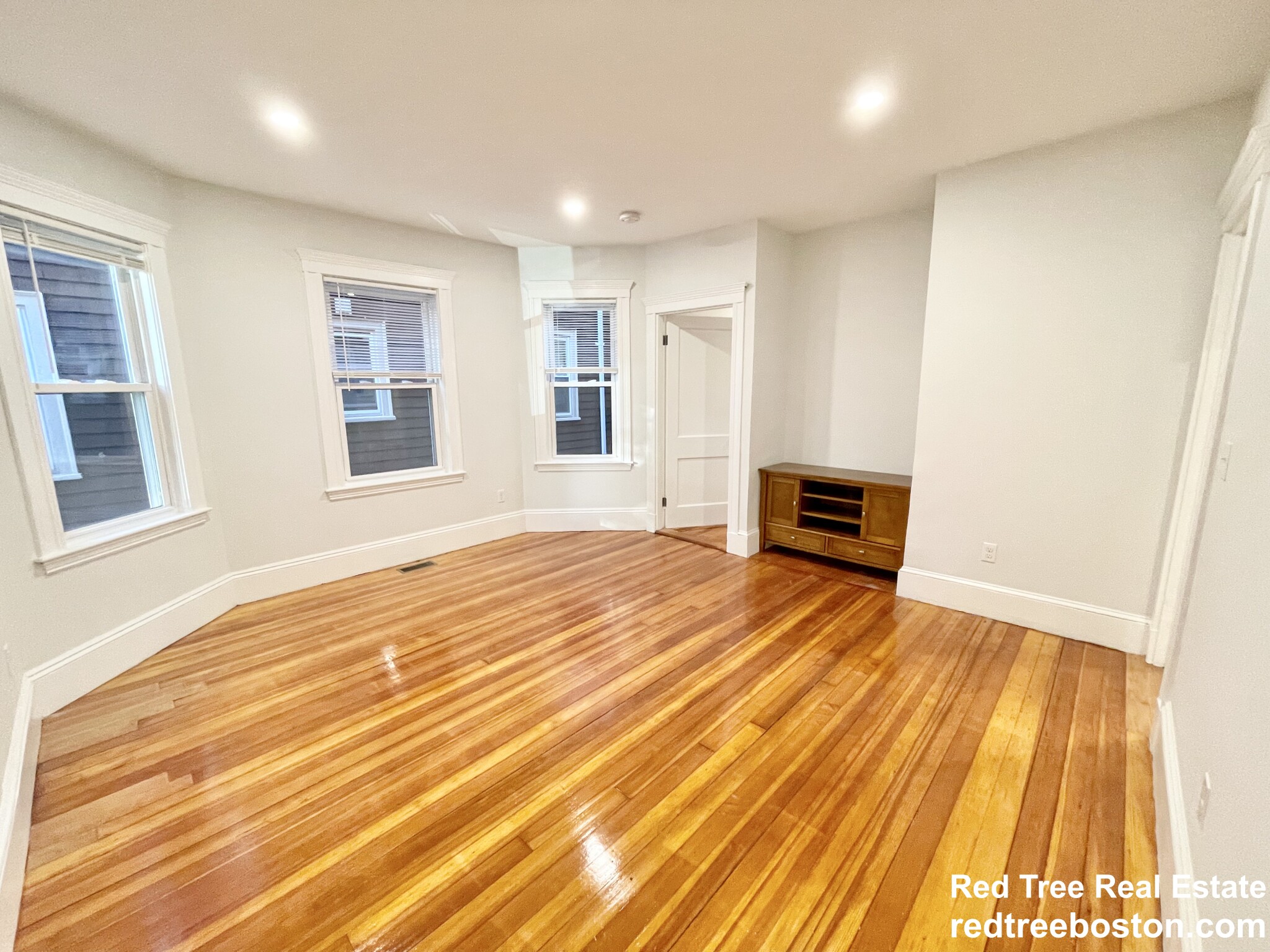 68 Bakersfield St, Dorchester
