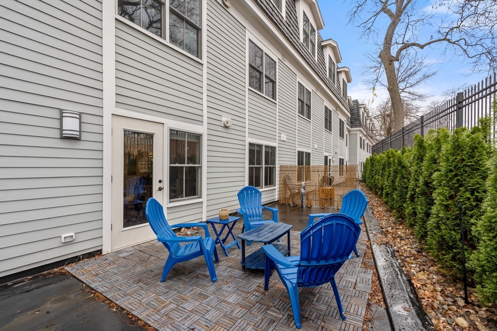 425 Lagrange St, West Roxbury