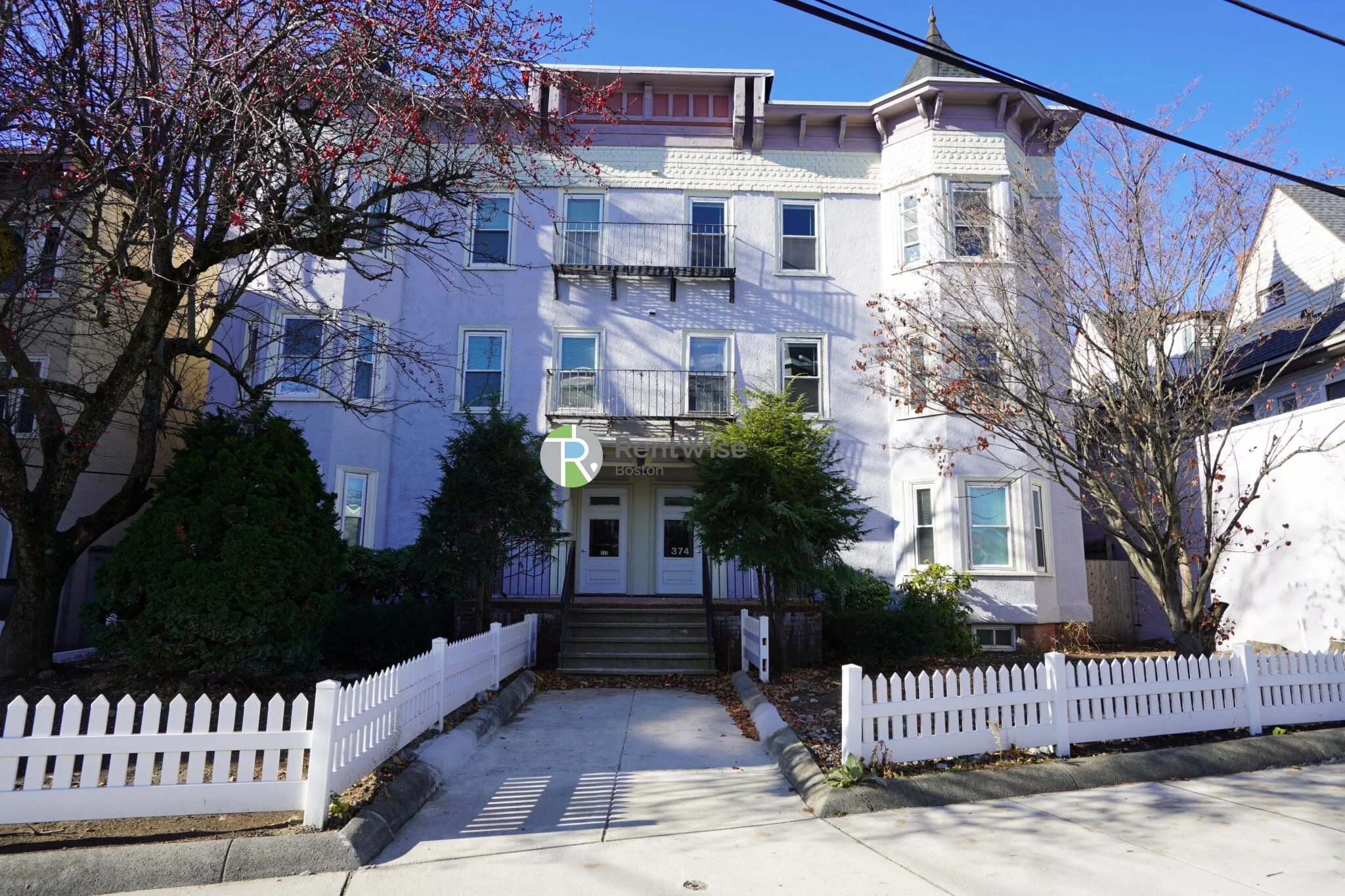 374 Oxford St, Baldwin