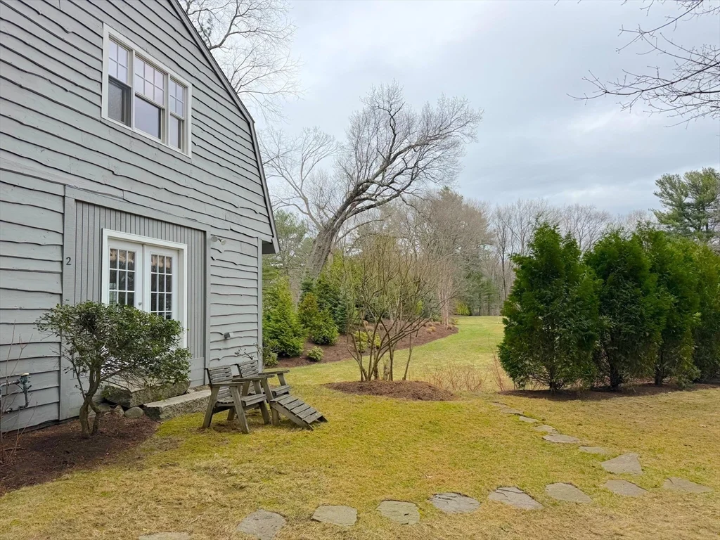 2 Wildflower Ln, Wayland