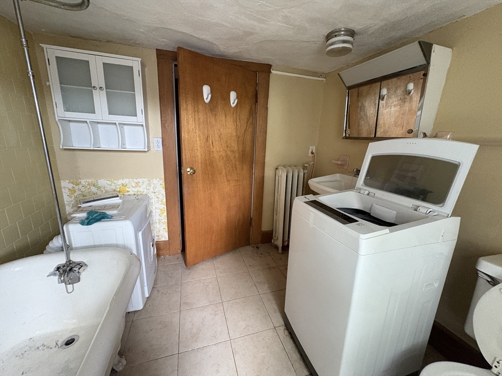 28 Woodward St, Newton