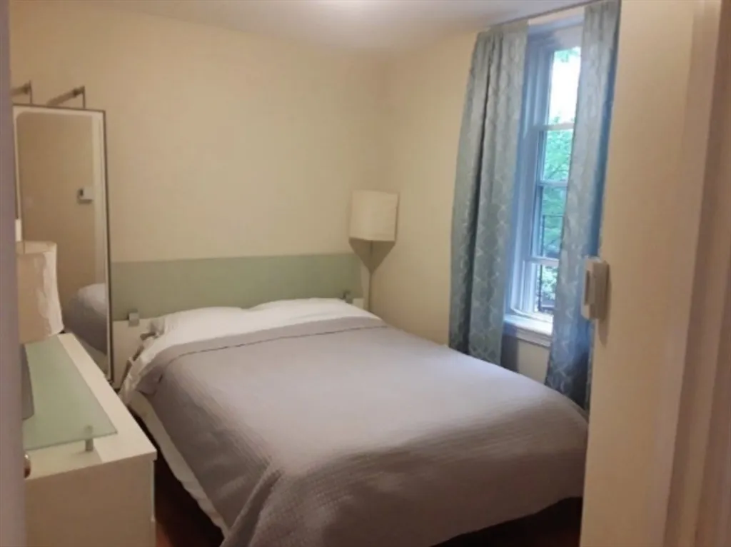 115 Salem St, North End