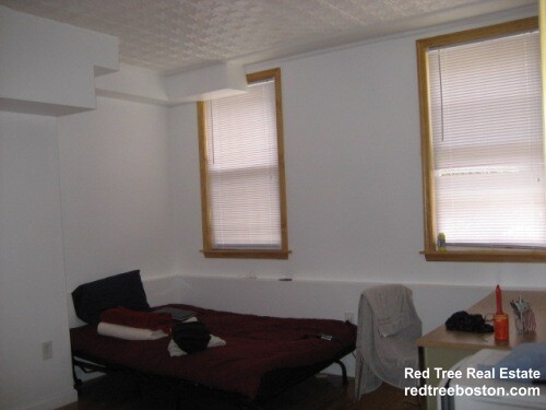 23 Highland Park Ave, Roxbury