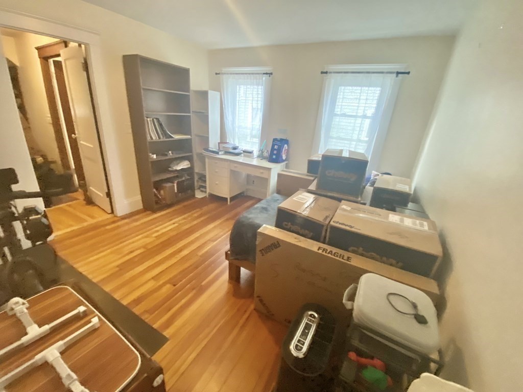 911 Broadway, Davis Square