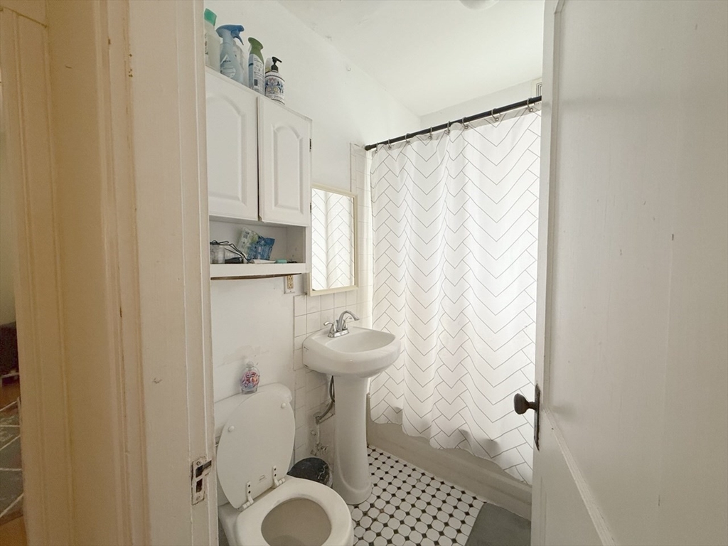 34 Belknap St, Tufts University