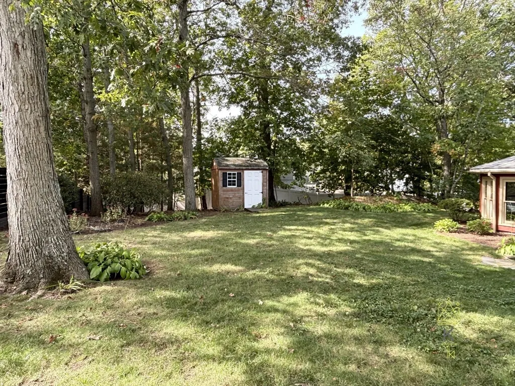 33 Clearwater Rd, Chestnut Hill