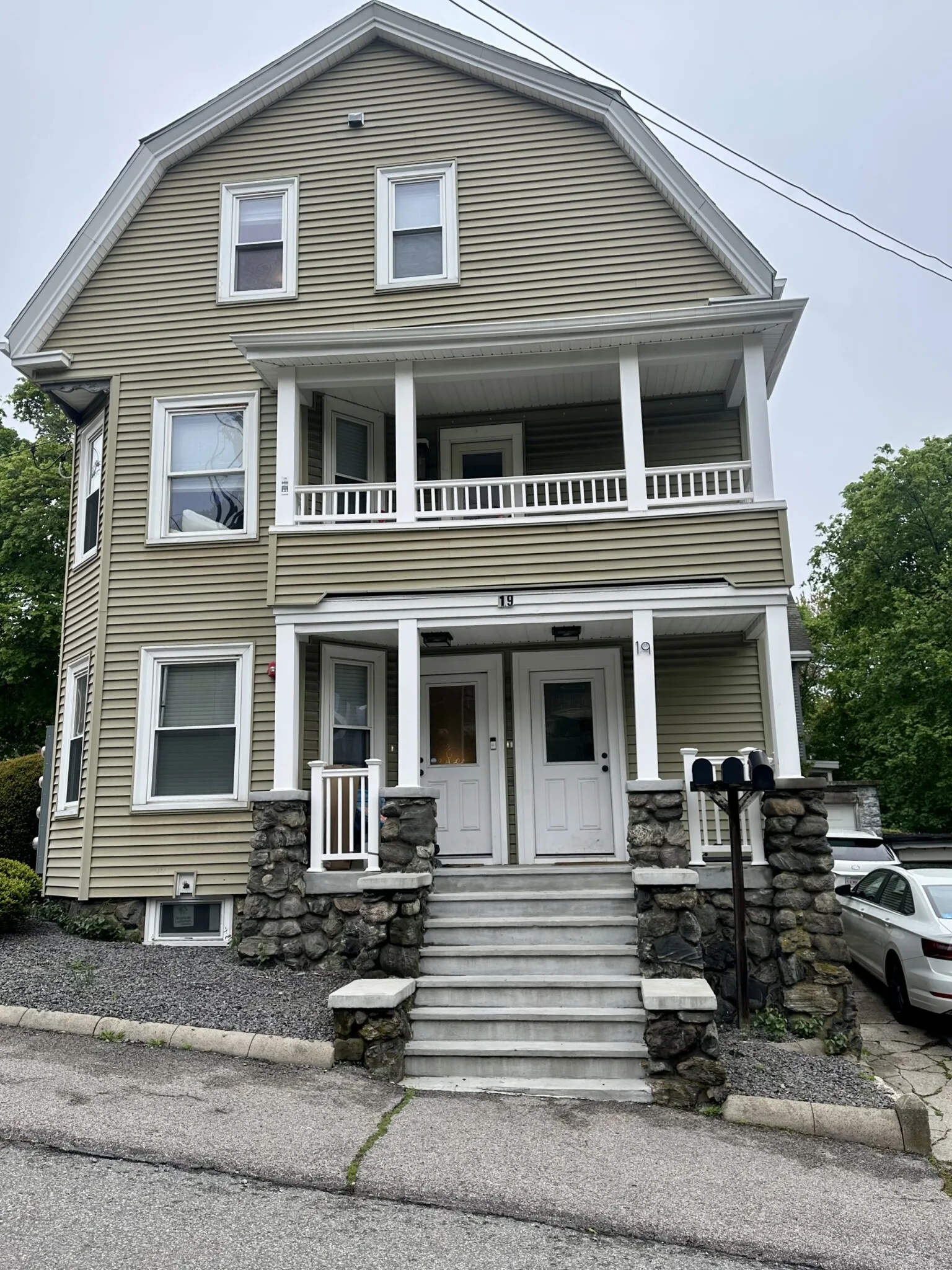 19-21 Bellevue St, Banks Square