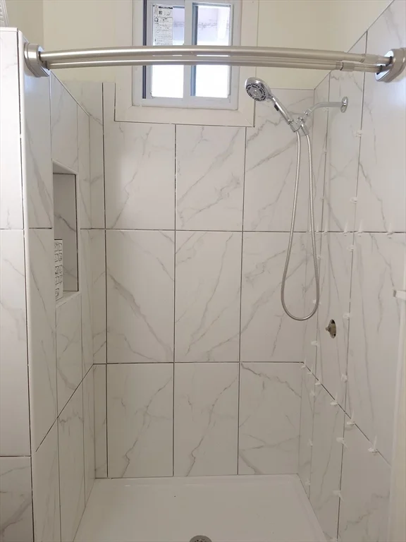 1071 W Boylston, Greendale