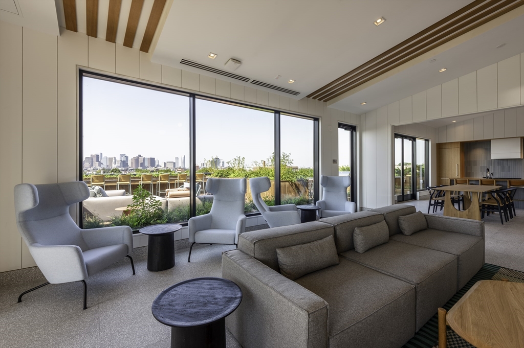 282 Bremen St, East Boston